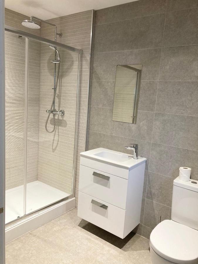 Impressive Newly Built Apartment Конуи Екстериор снимка
